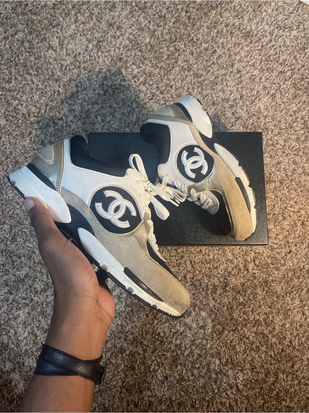 Chanel White/Gold Low Top Sneakers